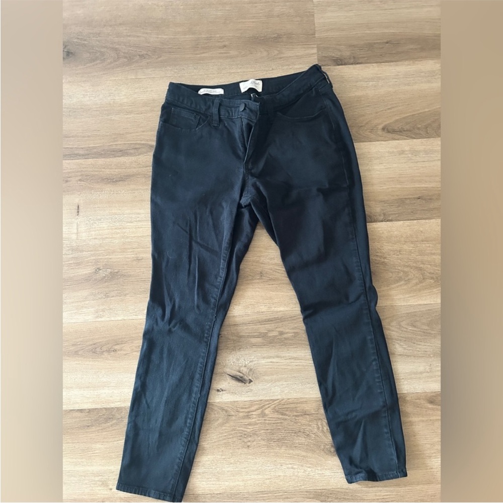 Universal Thread Mid-Rise Curvy Skinny Jeans - Size 6/28S- EUC